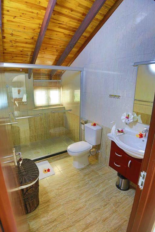 Lone Self-Catering Apartment Baie Sainte Anne Exterior foto
