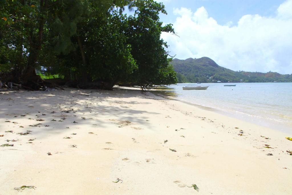 Lone Self-Catering Apartment Baie Sainte Anne Exterior foto